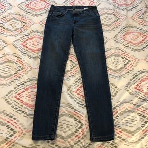 Medium/dark wash Skinny Jeans! Like new!